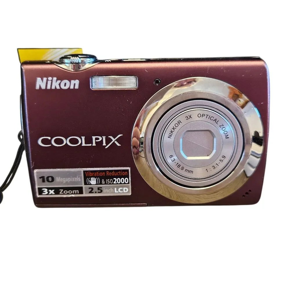 Nikon COOLPIX S220 Pink Digital Camera with Accessories